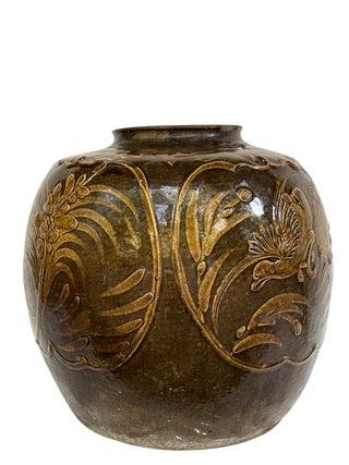 19th-Century Chinese Ceramic Pot